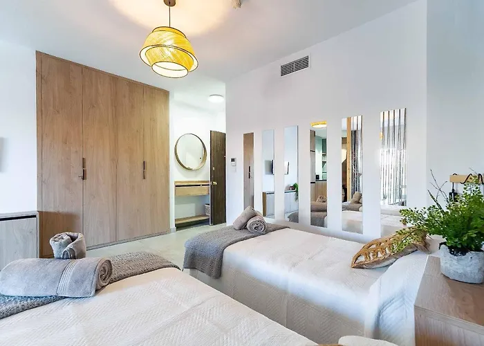 Solana 16 17 * Fuengirola